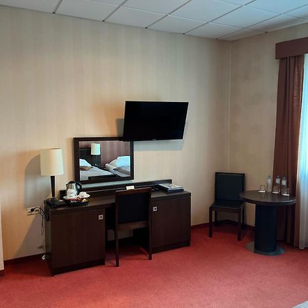 מיקולוב Hotel Pik מראה חיצוני תמונה