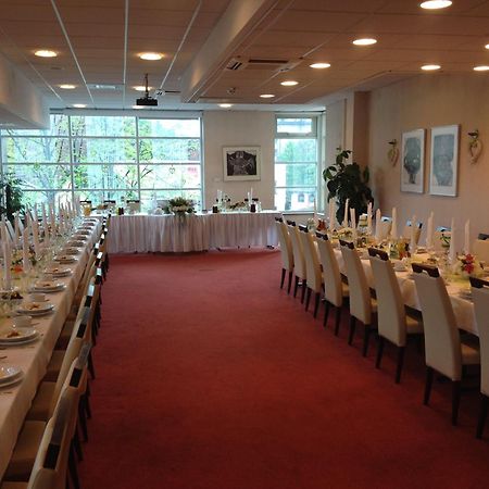 מיקולוב Hotel Pik מראה חיצוני תמונה