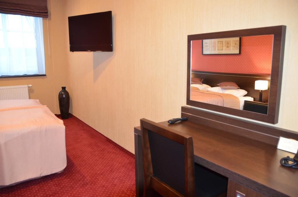 מיקולוב Hotel Pik חדר תמונה