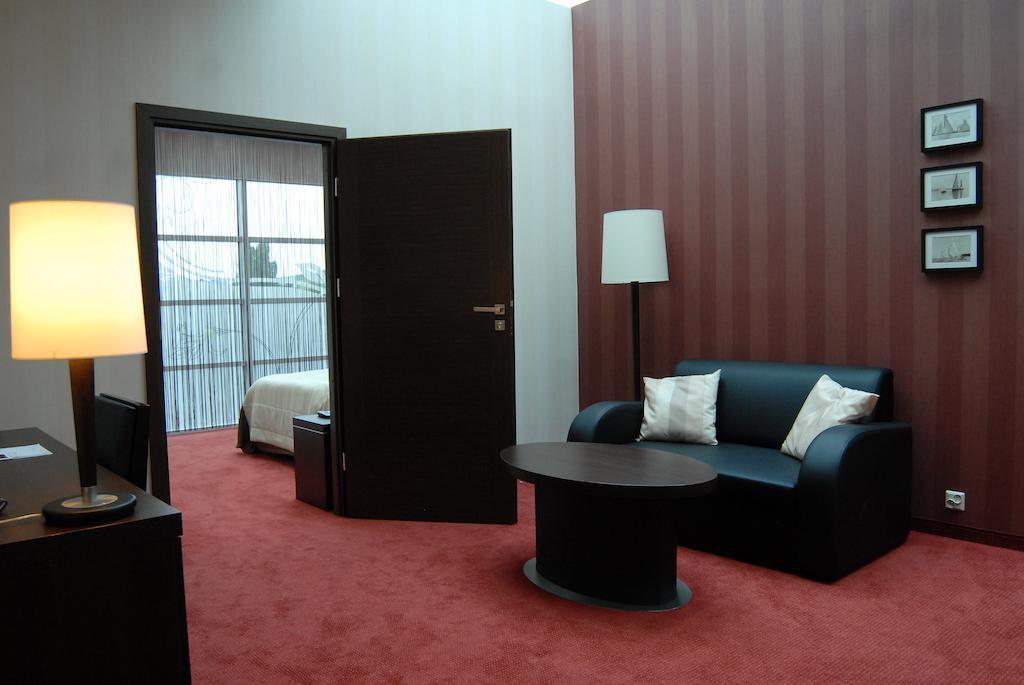 מיקולוב Hotel Pik מראה חיצוני תמונה