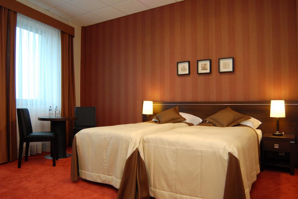 מיקולוב Hotel Pik חדר תמונה