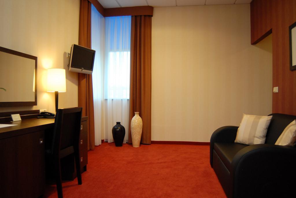 מיקולוב Hotel Pik חדר תמונה