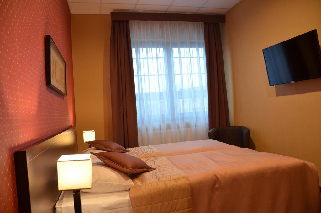מיקולוב Hotel Pik חדר תמונה