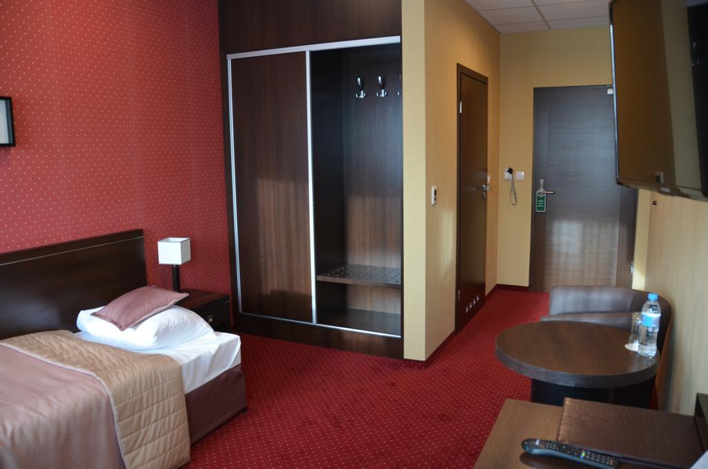 מיקולוב Hotel Pik חדר תמונה