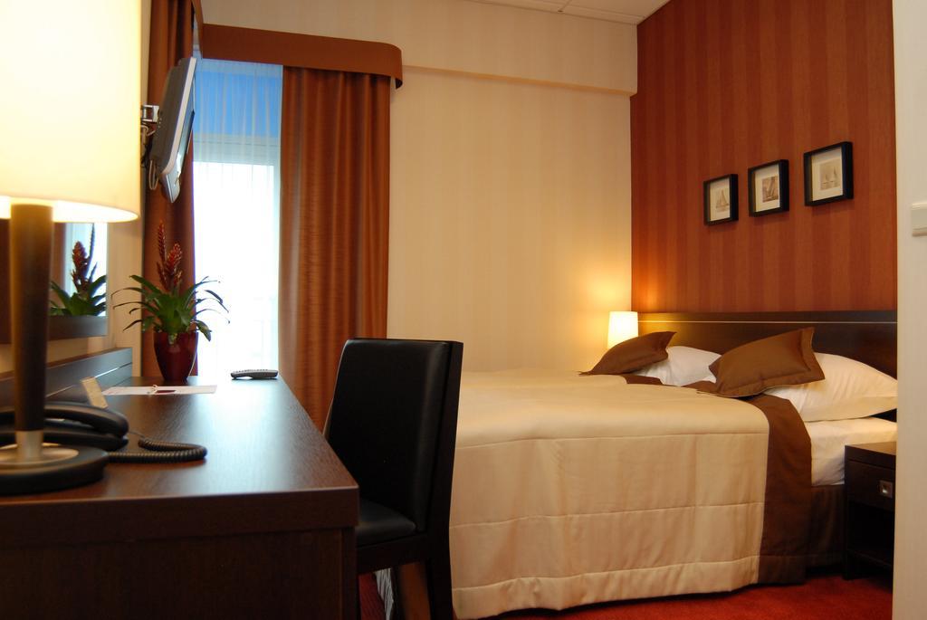 מיקולוב Hotel Pik חדר תמונה