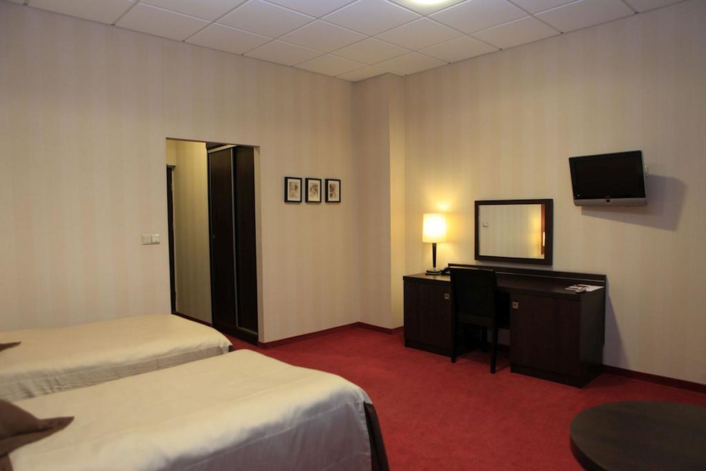 מיקולוב Hotel Pik מראה חיצוני תמונה